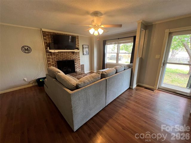 503 N Mauney Avenue, Stanley, NC 28164