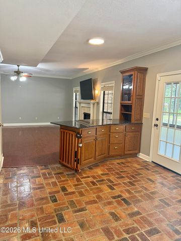 1402 Abbeyville Street, Pascagoula, MS 39581