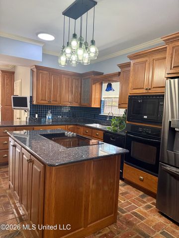 1402 Abbeyville Street, Pascagoula, MS 39581