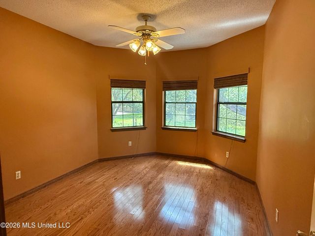 1402 Abbeyville Street, Pascagoula, MS 39581