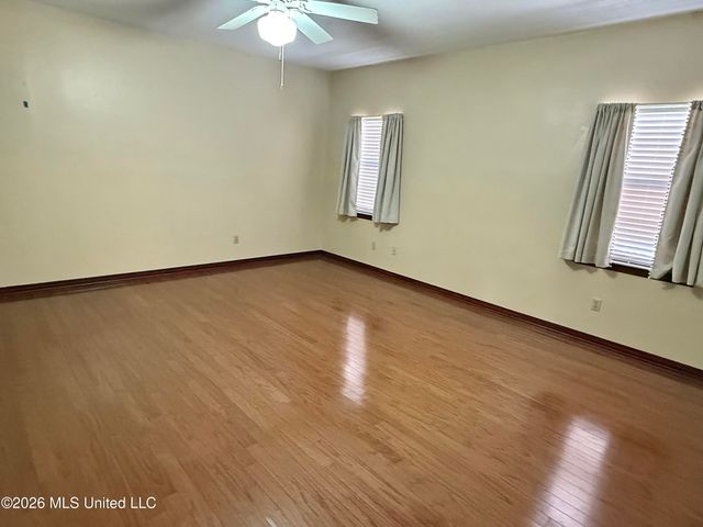 1402 Abbeyville Street, Pascagoula, MS 39581