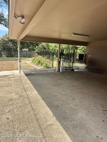 1402 Abbeyville Street, Pascagoula, MS 39581