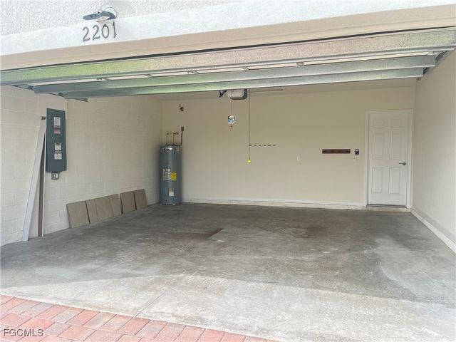 2201 NW 24th TER, Cape Coral, FL 33993