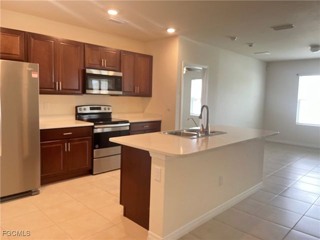 2201 NW 24th TER, Cape Coral, FL 33993