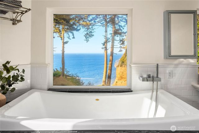 1744 Gasman Road, Port Angeles, WA 98362