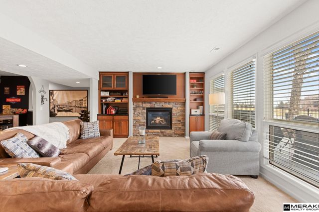 6705 N 162nd Street, Omaha, NE 68116