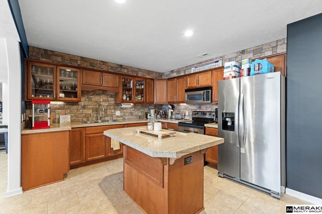 6705 N 162nd Street, Omaha, NE 68116