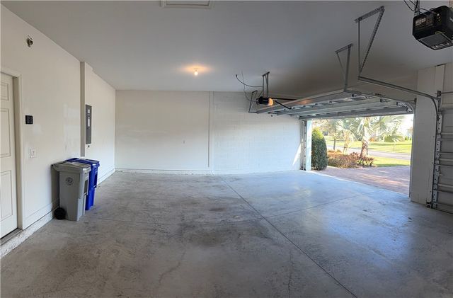 2569 Saint Lucia Circle, Vero Beach, FL 32967