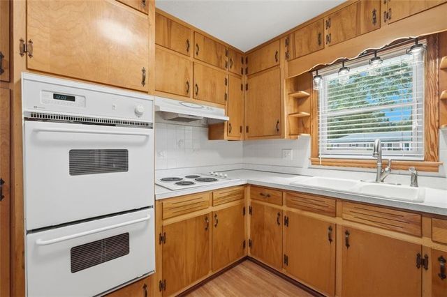 3283 Meadowview Lane SW, Marietta, GA 30008