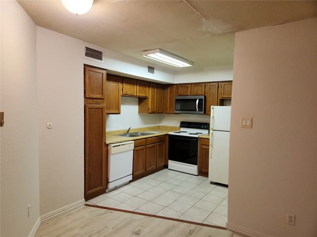 9813 Walnut Street 104, Dallas, TX 75243