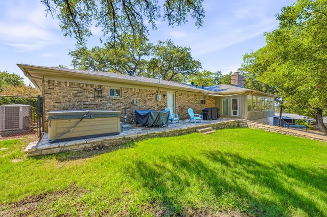 4304 Acoma Court, Granbury, TX 76048