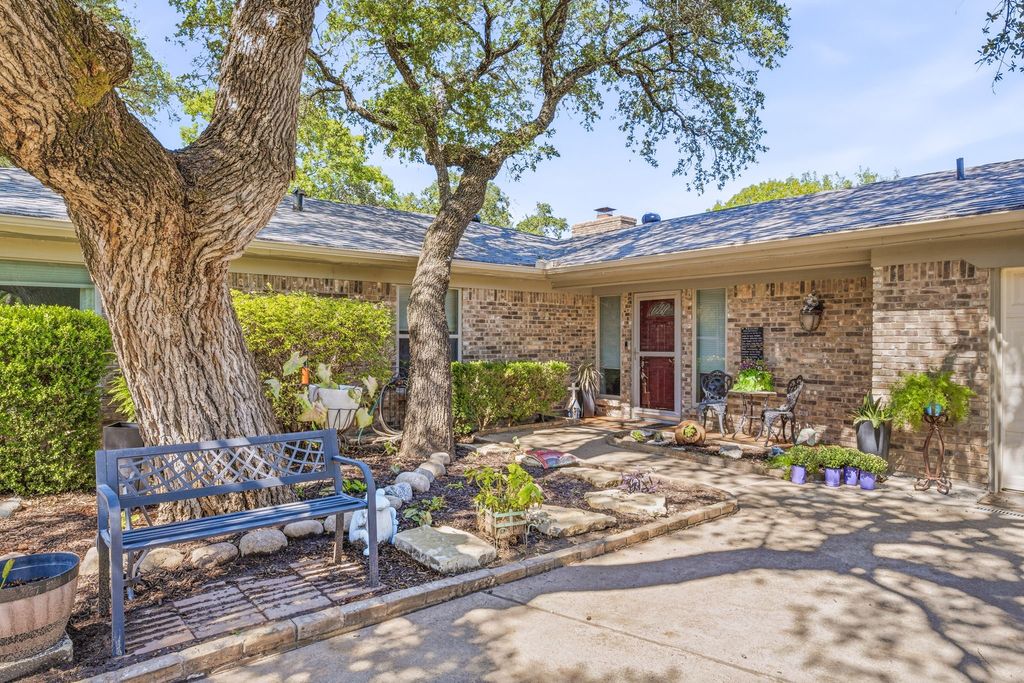 4304 Acoma Court, Granbury, TX 76048 — photo 2