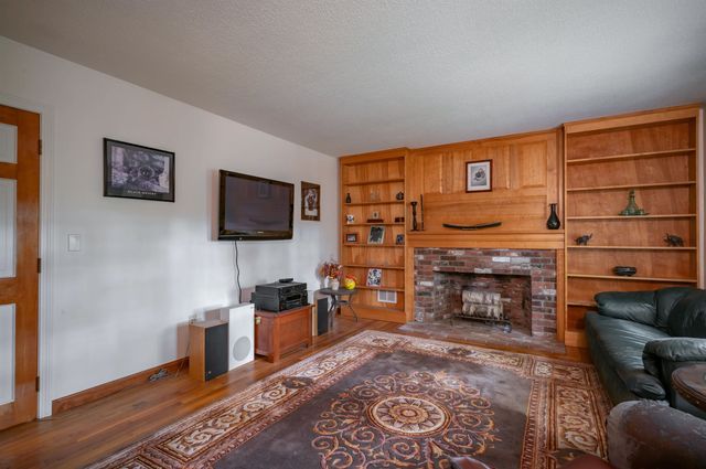 68 Merrimack Road, Amherst, NH 03031