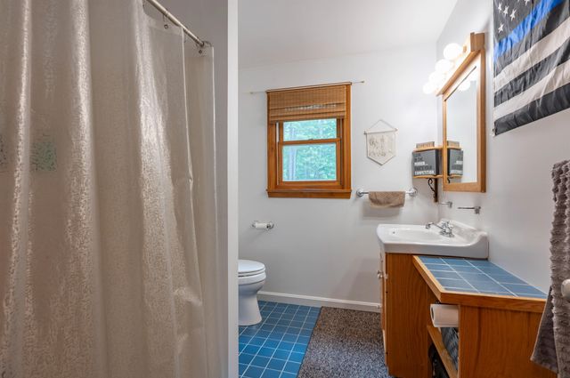 68 Merrimack Road, Amherst, NH 03031