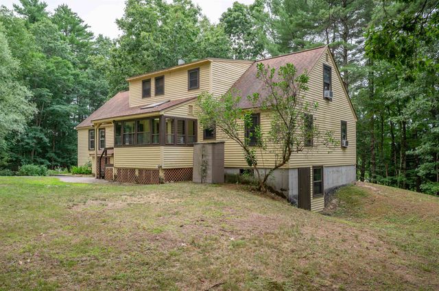 68 Merrimack Road, Amherst, NH 03031