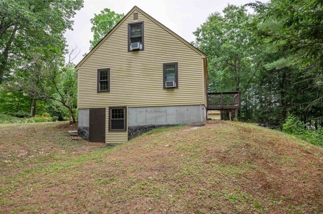 68 Merrimack Road, Amherst, NH 03031