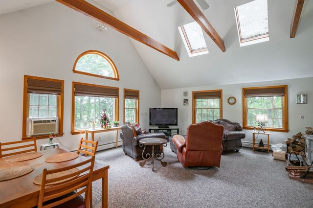 68 Merrimack Road, Amherst, NH 03031