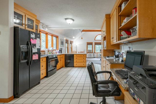 68 Merrimack Road, Amherst, NH 03031