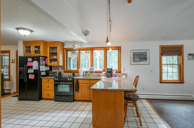68 Merrimack Road, Amherst, NH 03031