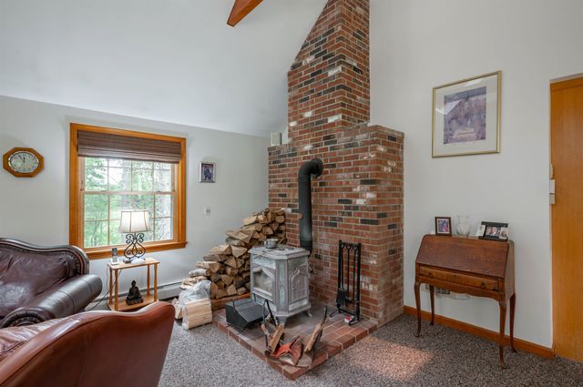 68 Merrimack Road, Amherst, NH 03031
