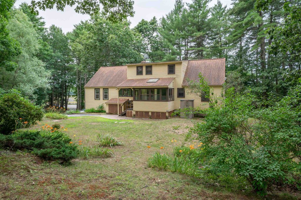 68 Merrimack Road, Amherst, NH 03031