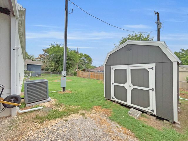 3909 Valley Ridge Drive, Granbury, TX 76048