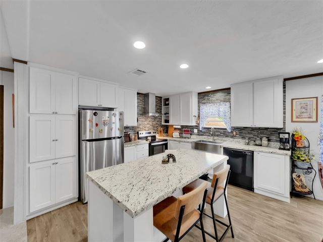 3909 Valley Ridge Drive, Granbury, TX 76048