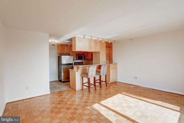 950 25th St NW Apt 903N, Washington, DC 20037