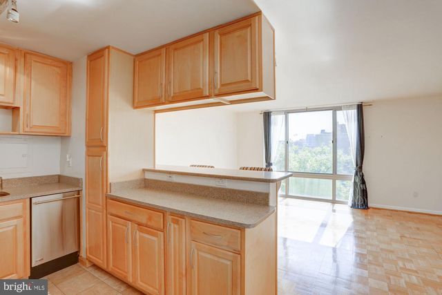950 25th St NW Apt 903N, Washington, DC 20037