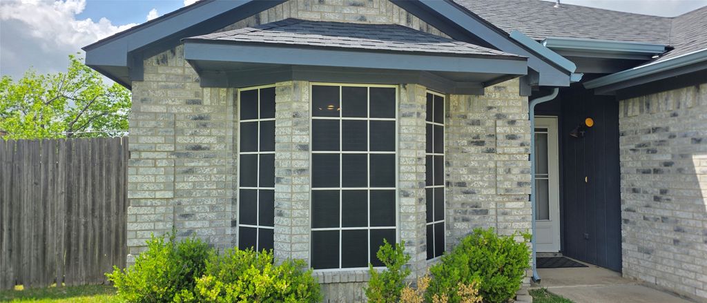 6310 Brookbriar Court, Arlington, TX 76018