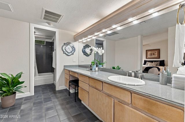 3024 W DESERT COVE Avenue, Phoenix, AZ 85029