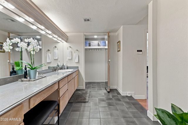 3024 W DESERT COVE Avenue, Phoenix, AZ 85029