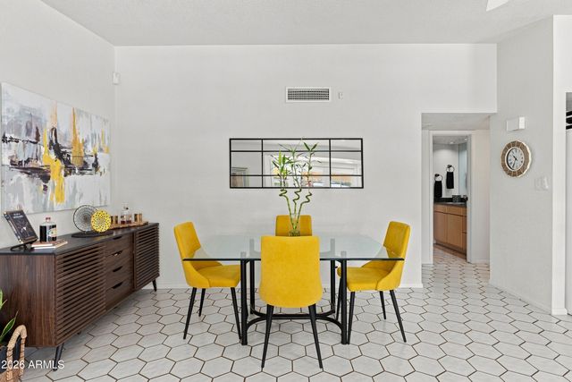 3024 W DESERT COVE Avenue, Phoenix, AZ 85029