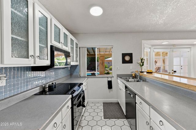 3024 W DESERT COVE Avenue, Phoenix, AZ 85029