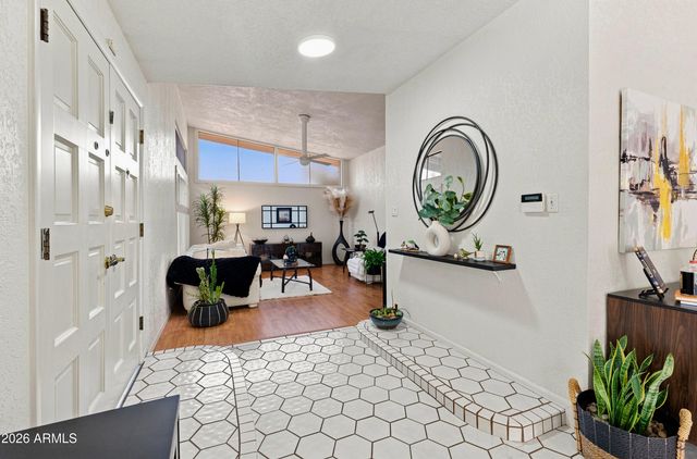 3024 W DESERT COVE Avenue, Phoenix, AZ 85029
