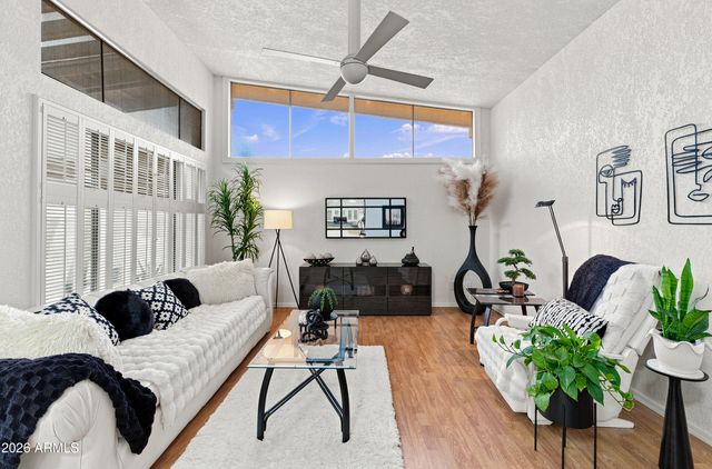3024 W DESERT COVE Avenue, Phoenix, AZ 85029