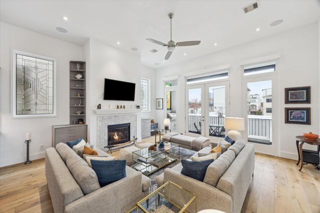 301 W Polk Street, Houston, TX 77019