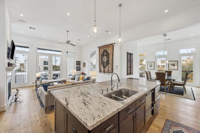 301 W Polk Street, Houston, TX 77019