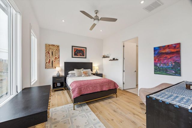 301 W Polk Street, Houston, TX 77019