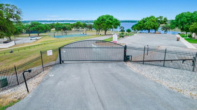 117 Alondra Ln, Spring Branch, TX 78070