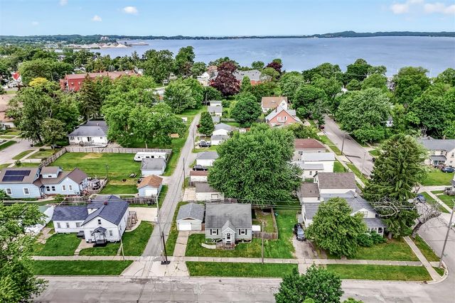 1451 Barclay Street, Muskegon, MI 49441