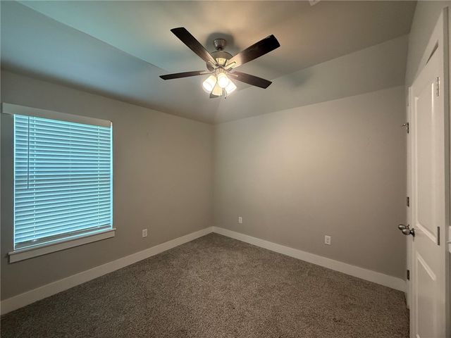 956 Sugar Pine Street, Tontitown, AR 72762