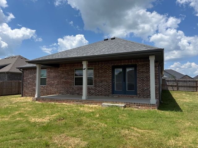 956 Sugar Pine Street, Tontitown, AR 72762