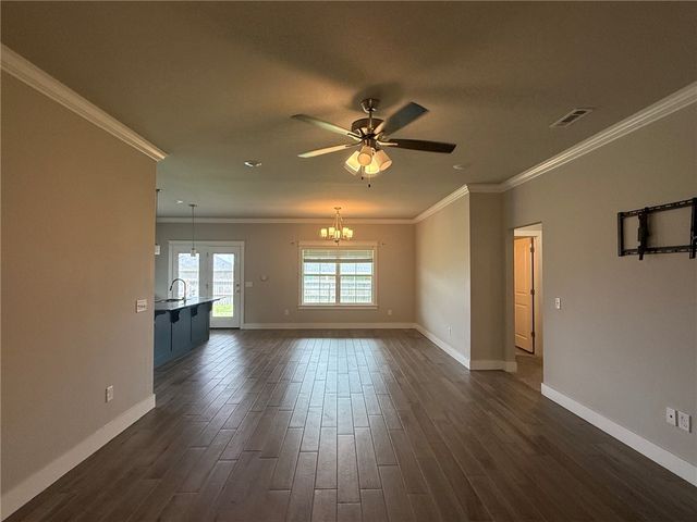 956 Sugar Pine Street, Tontitown, AR 72762