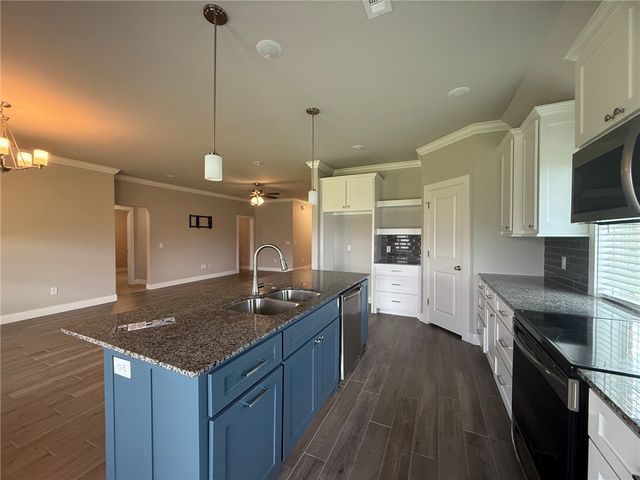 956 Sugar Pine Street, Tontitown, AR 72762