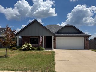 956 Sugar Pine Street, Tontitown, AR 72762