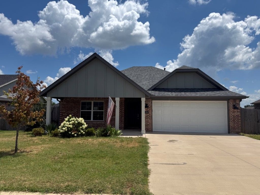 956 Sugar Pine Street, Tontitown, AR 72762