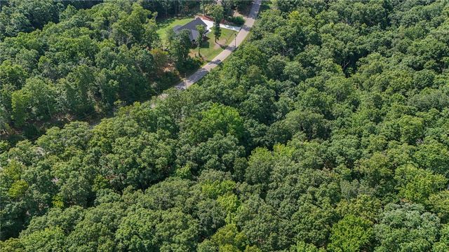 S Cheshnut Drive, Bella Vista, AR 72714