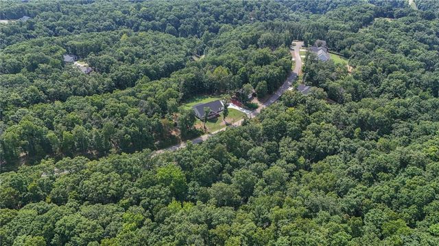 S Cheshnut Drive, Bella Vista, AR 72714