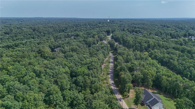 S Cheshnut Drive, Bella Vista, AR 72714